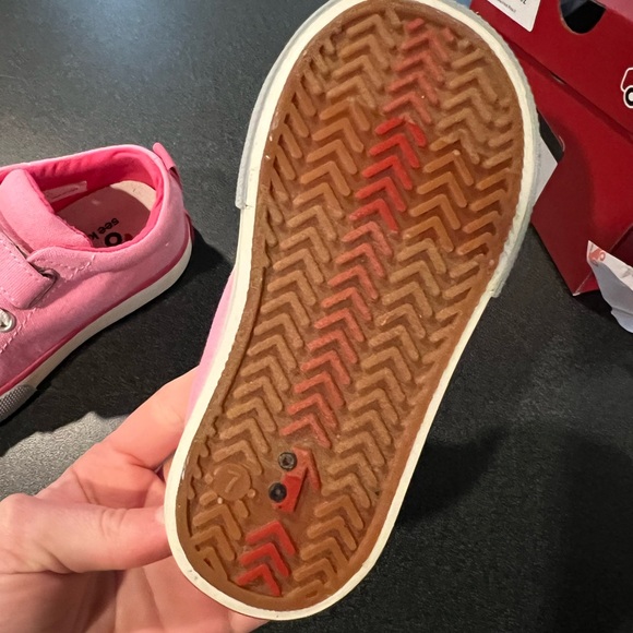 NWT See Kai Run Stevie sneakers in hot pink, size 7 - Picture 4 of 4